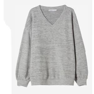 Bershka V-Neck Oversized Sweater Sz. Med light Gray NWT Comfy Oversized Fit